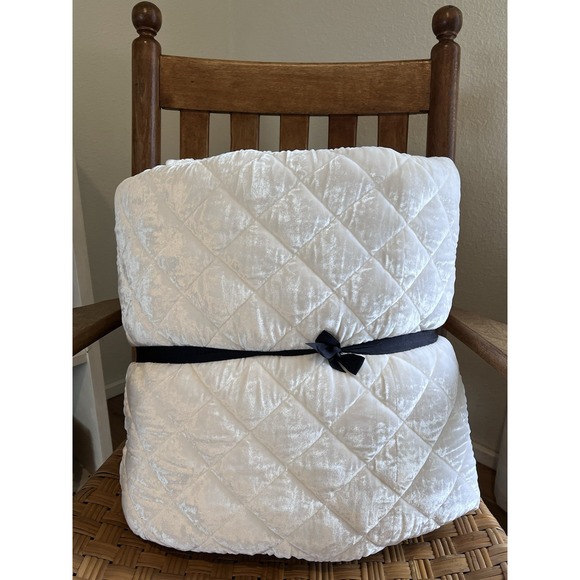 Pottery Barn F/Q Comforter Velvet Heirloom Scallop Quilted Blanket Ivory